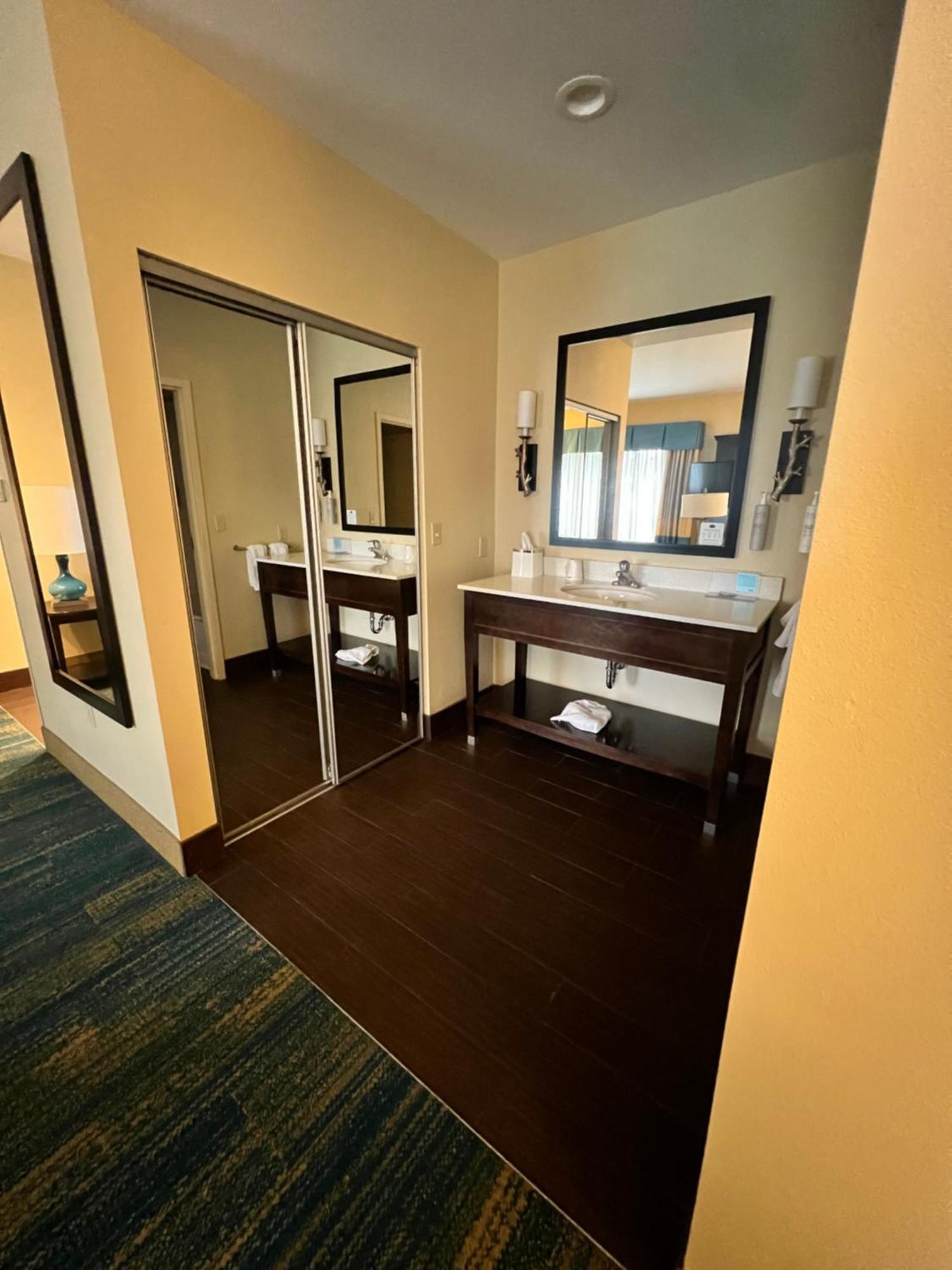 Hampton Inn & Suites Stroudsburg Bartonsville Poconos Екстер'єр фото